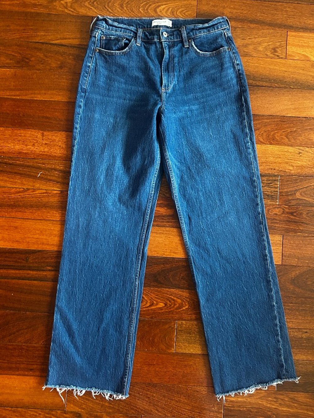 Abercrombie & Fitch Baggy Low Rise Jeans Raw Hem Medium Wash Size 29 Long